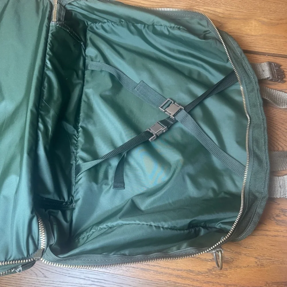 Tumi Green‎ Garment type Vintage Duffel Bag with Brown Accents
